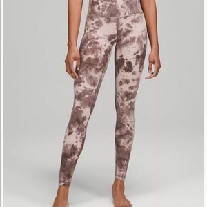 NWT Lululemon lavender swirl Align leggings. Perfect for yoga. Length is 25”